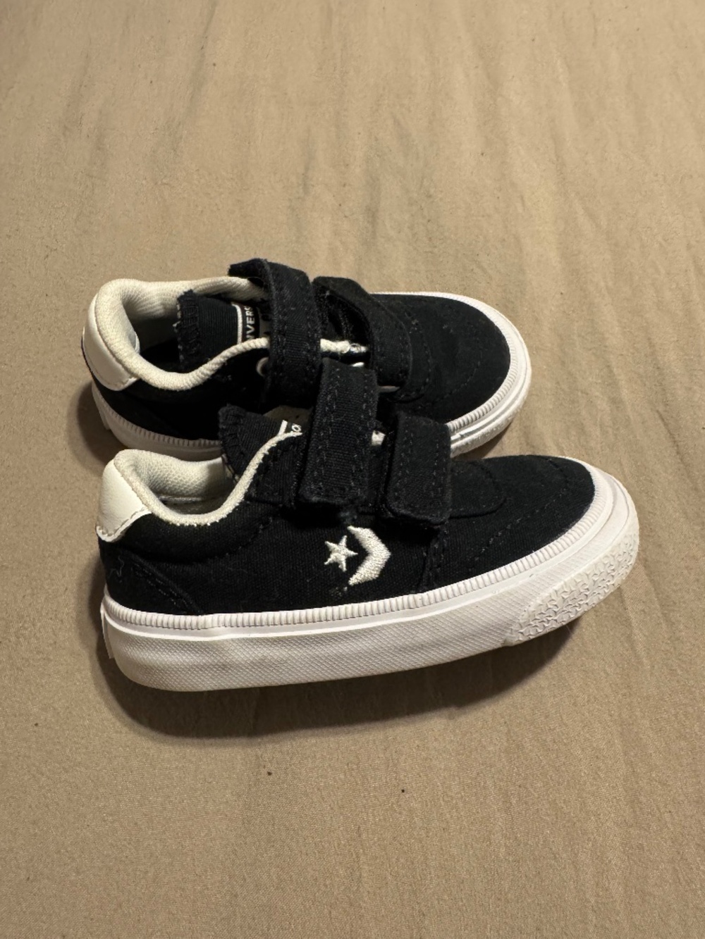Converse All Stars toddler size 4